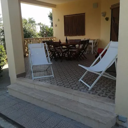 Carrube Fifty Meters From The Sea * Pulsano