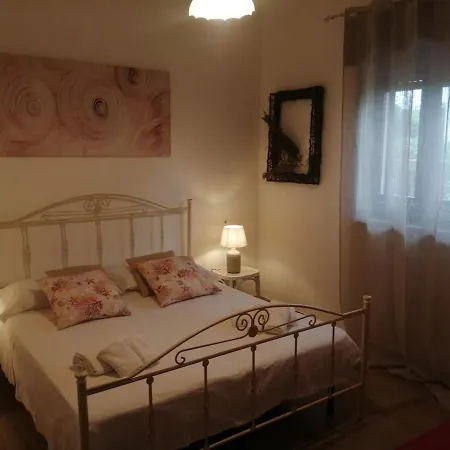 Carrube Fifty Meters From The Sea Pulsano